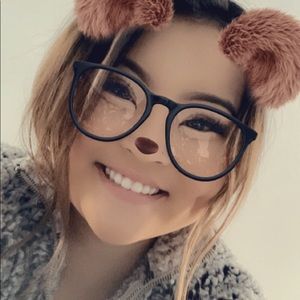 Meet your Posher, Lynh